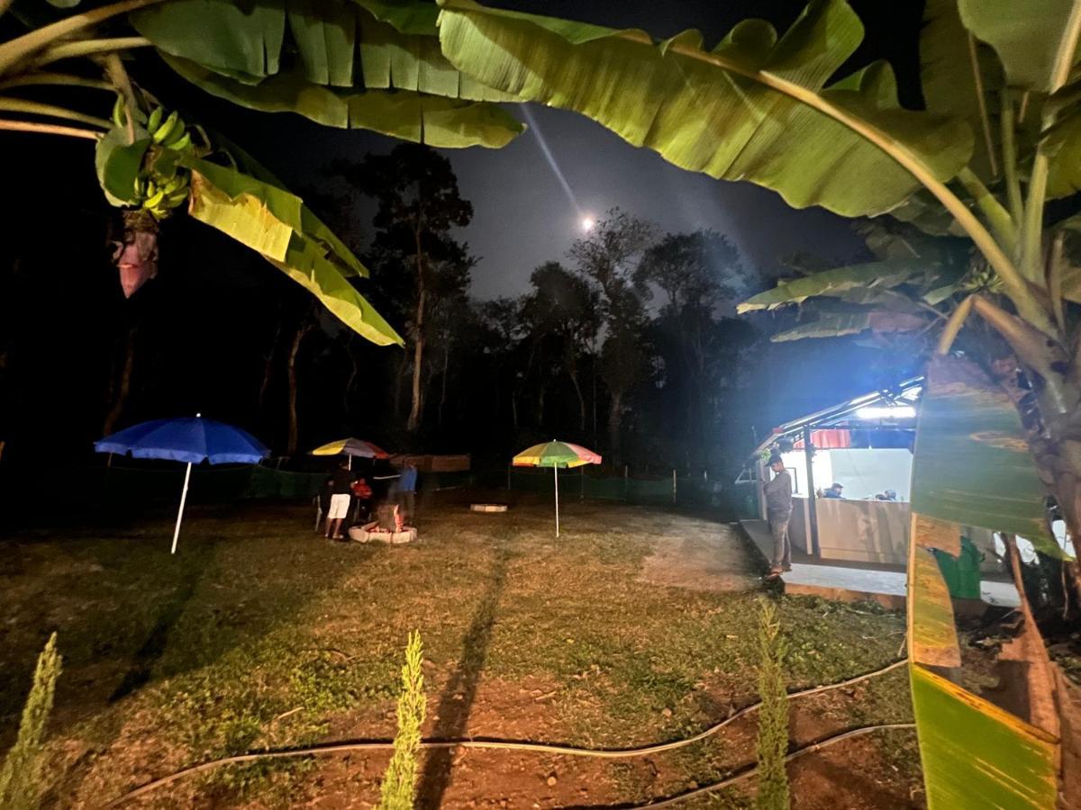 Sri Lakshmi Estates Apartman Siddāpur Kültér fotó