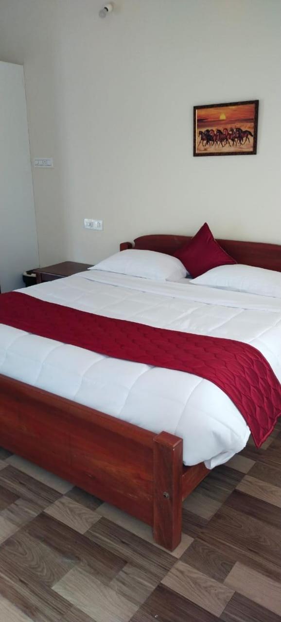 Sri Lakshmi Estates Apartman Siddāpur Kültér fotó