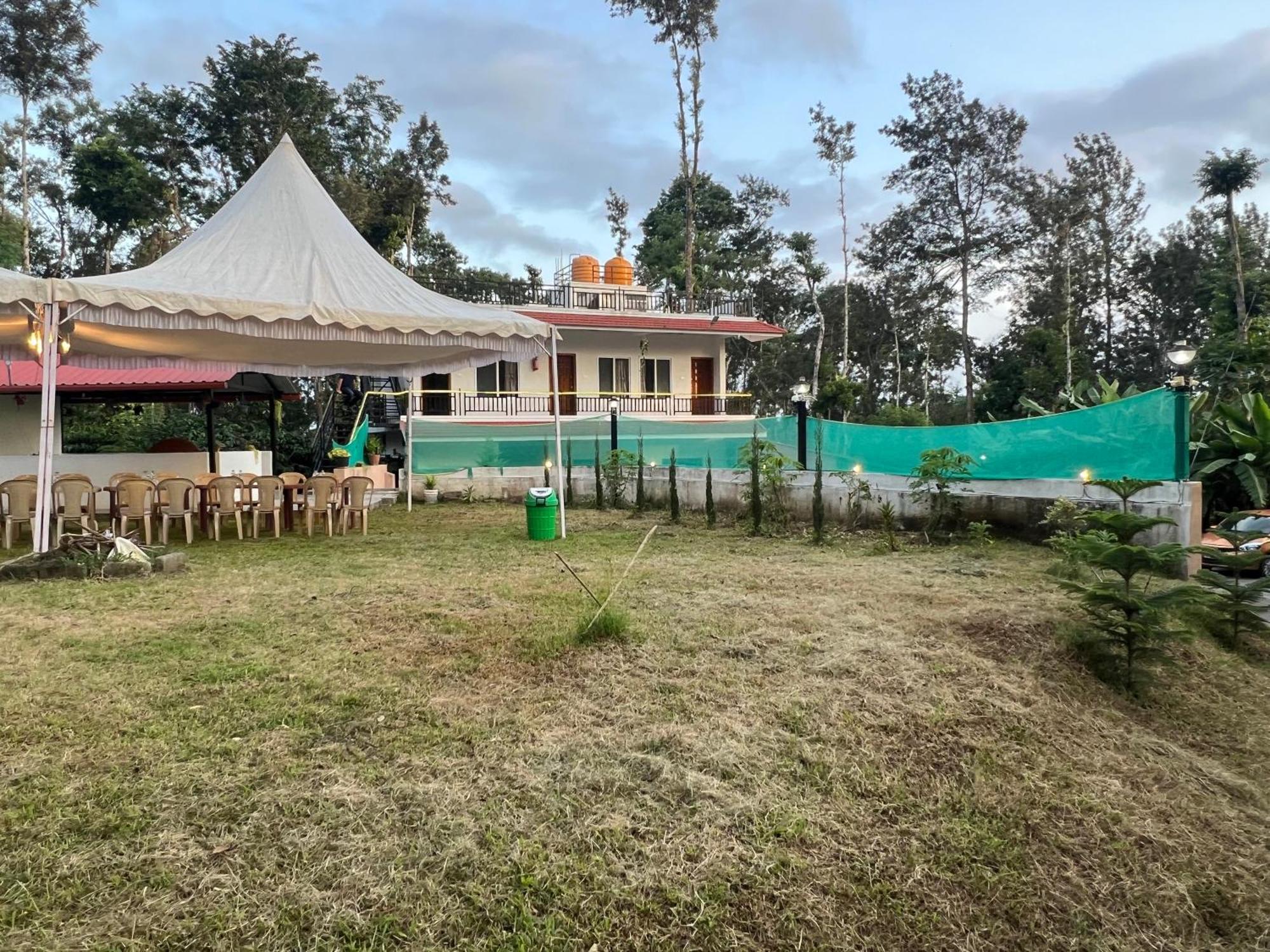 Sri Lakshmi Estates Apartman Siddāpur Kültér fotó